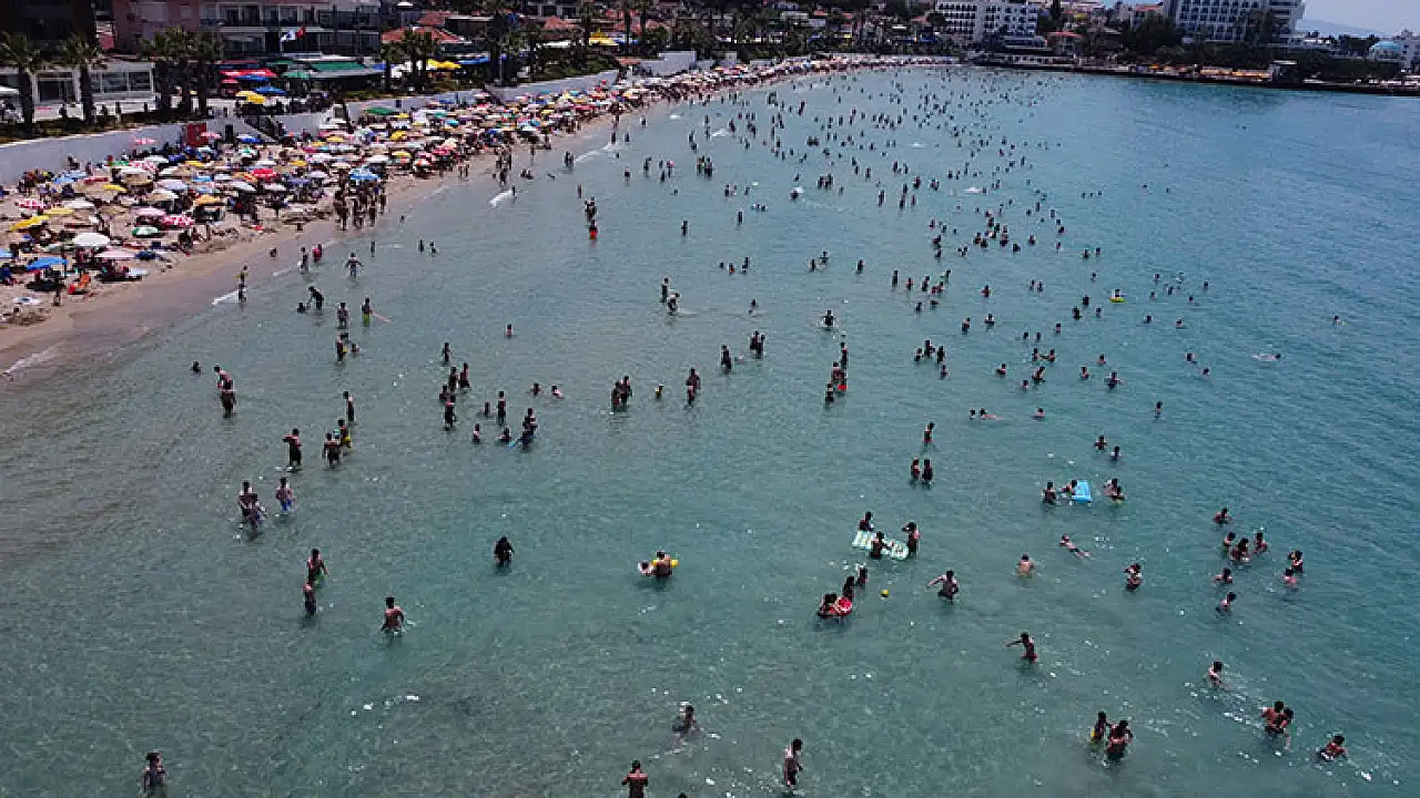 Aydın'ın turistik ilçelerinde bayram yoğunluğu yaşanıyor