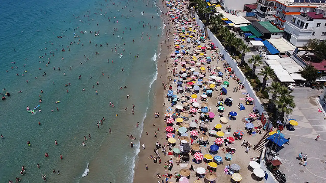 Aydın'ın turistik ilçelerinde bayram yoğunluğu yaşanıyor