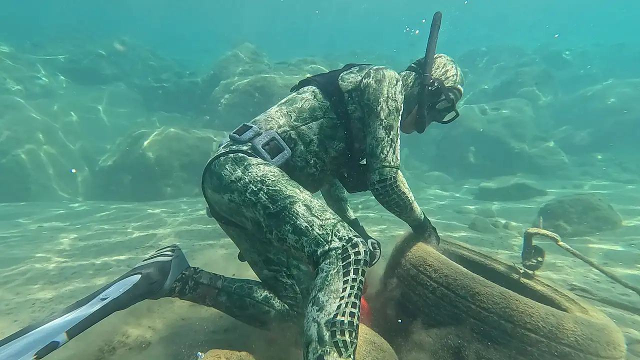 Bodrum'da dalgıçlar denizden 241 kilogram atık çıkardı