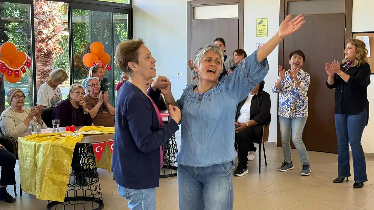 Fethiye Alzheimer Derneği'nde Cumhuriyet Coşkusu