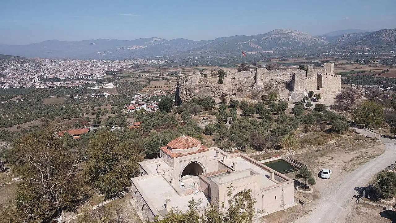 Beçin Antik Kenti'ndeki kazılarda 700 yıllık olduğu değerlendirilen darı tohumları bulundu