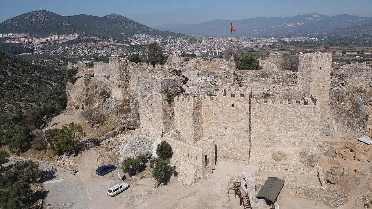 Beçin Antik Kenti'ndeki kazılarda 700 yıllık olduğu değerlendirilen darı tohumları bulundu