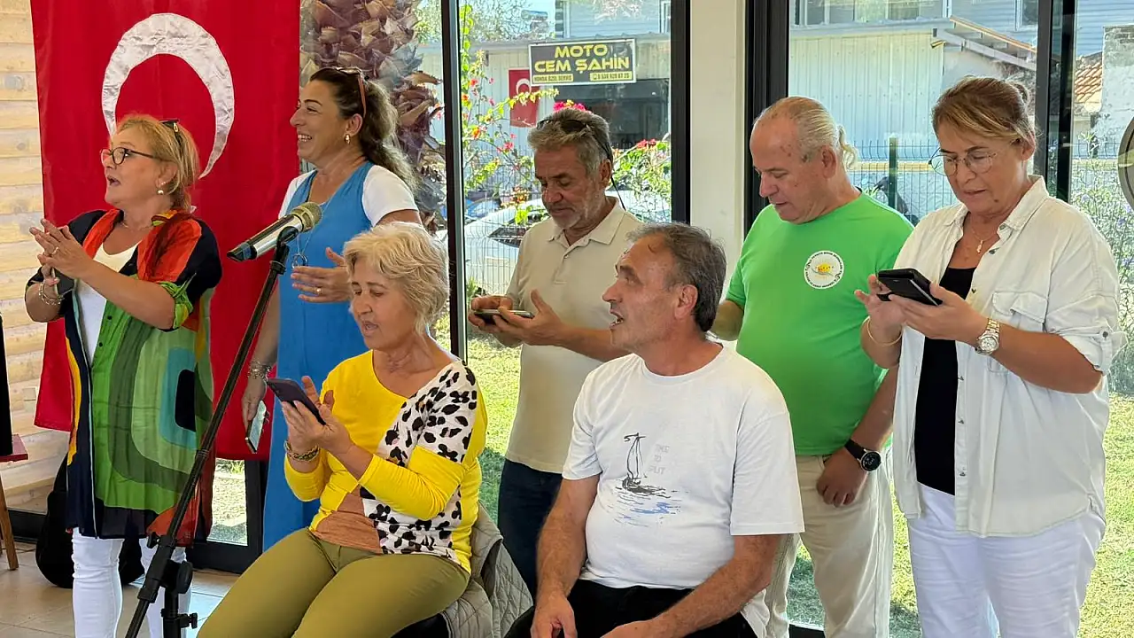 Fethiye Alzheimer Derneği'nde Cumhuriyet Coşkusu