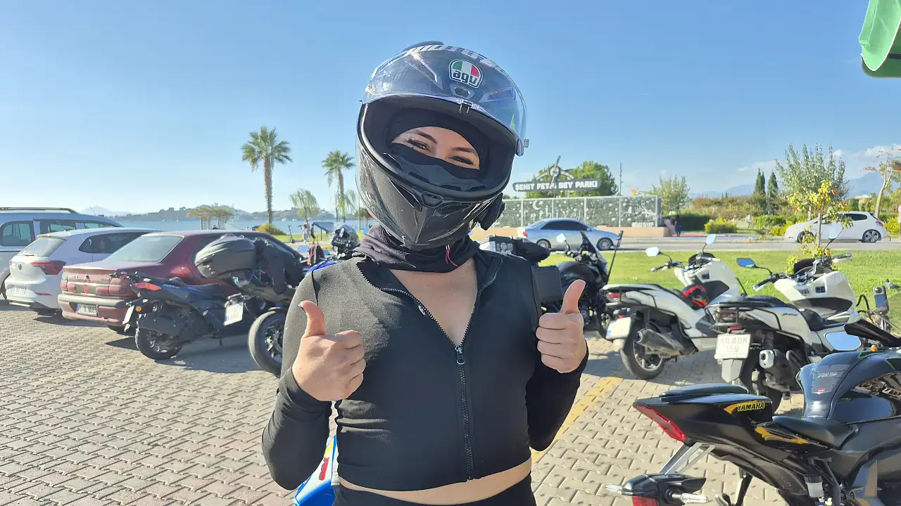 Fethiye'de Motorcu Kadın Deniz Mehtap Buya: 'Kadınlar İçin Motosiklet Kullanmak Oldukça Kolay'