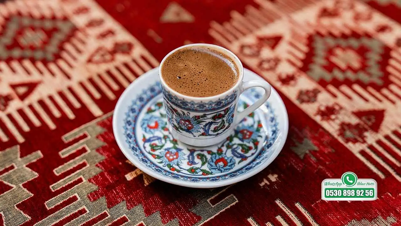 Kalp uzmanından 'enerji içeceği' uyarısı: 'Onun yerine yeşil çay ve Türk kahvesi tüketin'