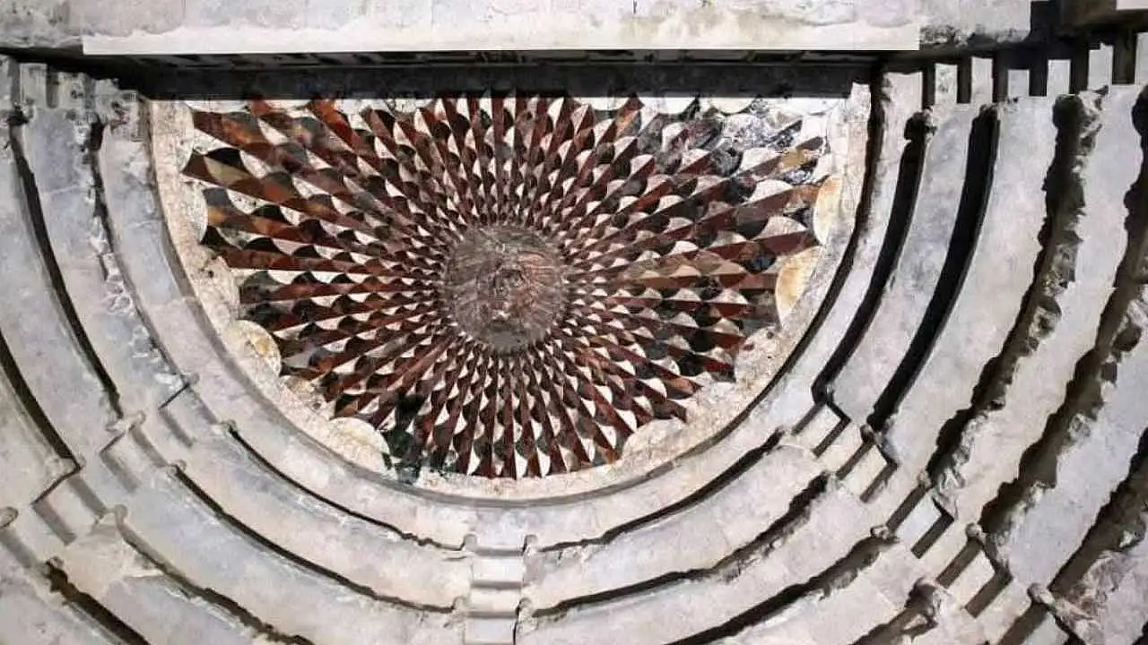 Medusa mozaiği kış şartları için korumaya alındı