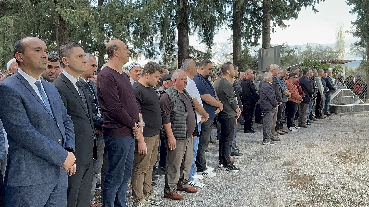 Seydikemer'de zehirlenme şüphesiyle hayatını kaybeden genç kız son yolculuğuna uğurlandı