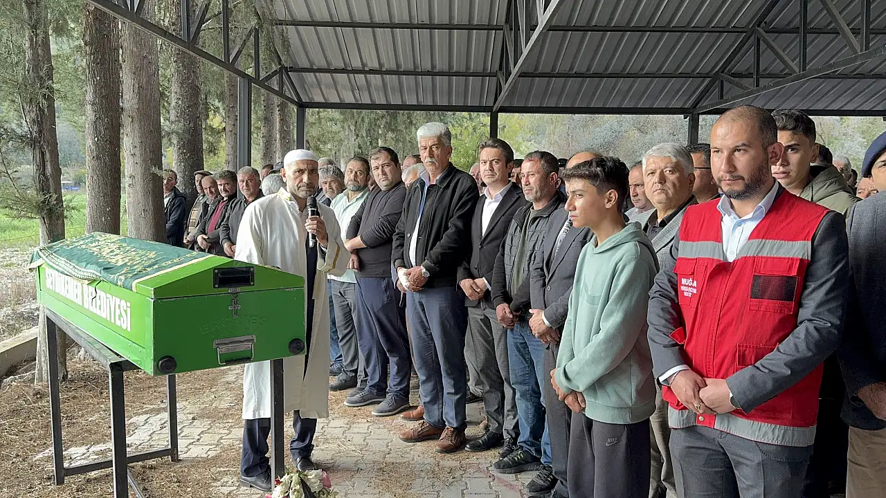 Seydikemer'de zehirlenme şüphesiyle hayatını kaybeden genç kız son yolculuğuna uğurlandı