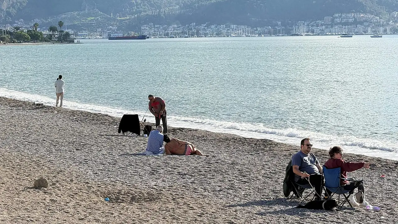 Fethiye'de Kasım ayında denize girdiler
