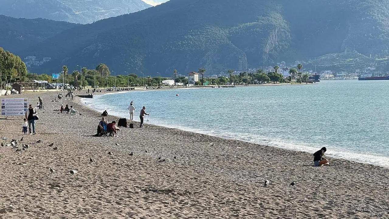 Fethiye'de Kasım ayında denize girdiler