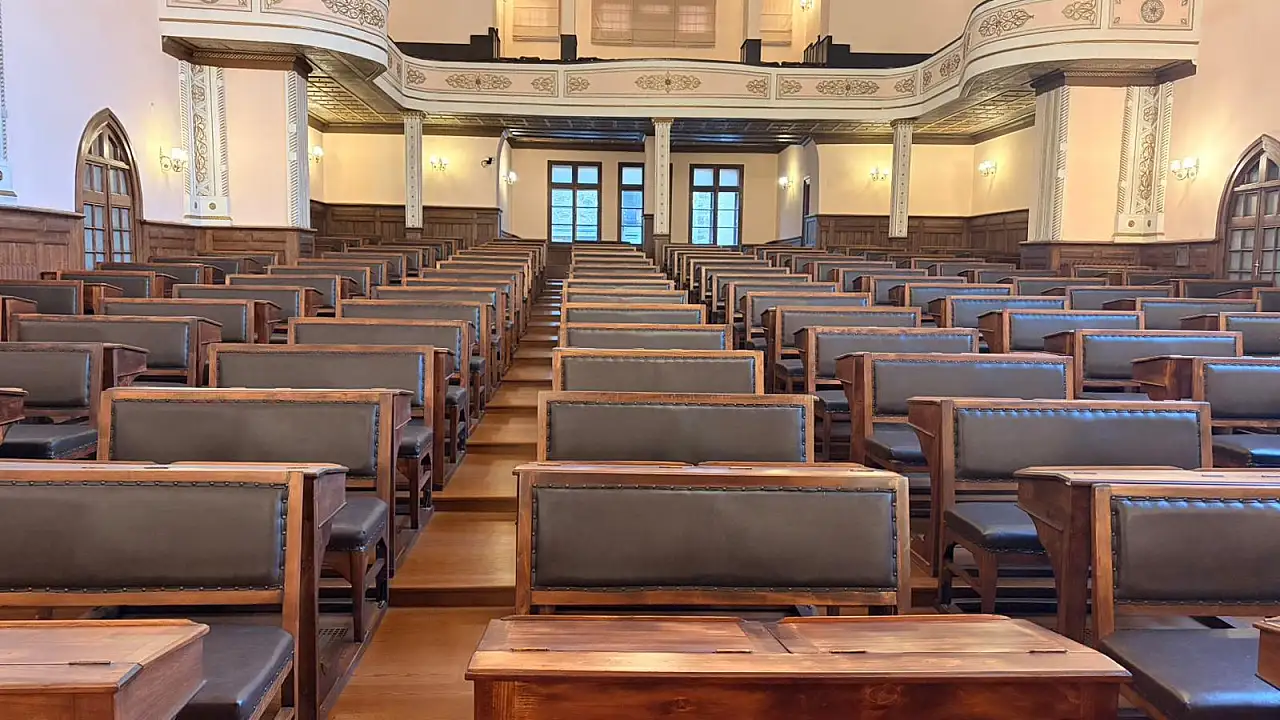 Eski TBMM binası ziyaretçi akınına uğruyor