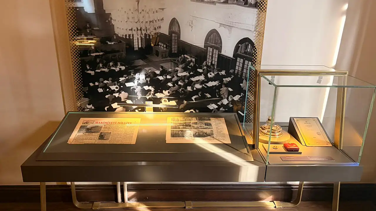 Eski TBMM binası ziyaretçi akınına uğruyor