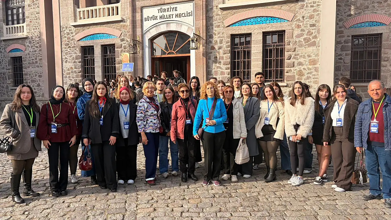 Fethiye ÇYDD, Ankara'da Öğrencilerle Tarih Yolculuğuna Çıktı