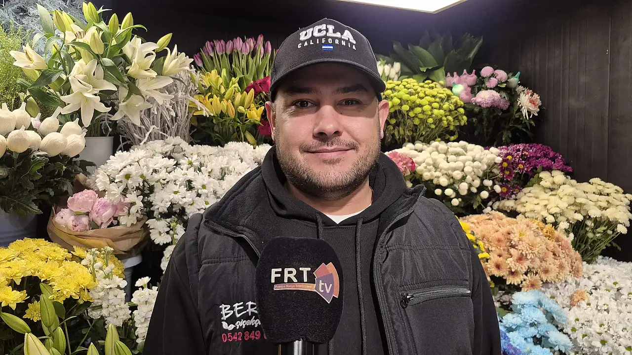 Fethiye'de Bernis Çiçekçilikten yılbaşına özel 'Kokina' ve 'Tasarım Ağaçlarda' yoğun talep