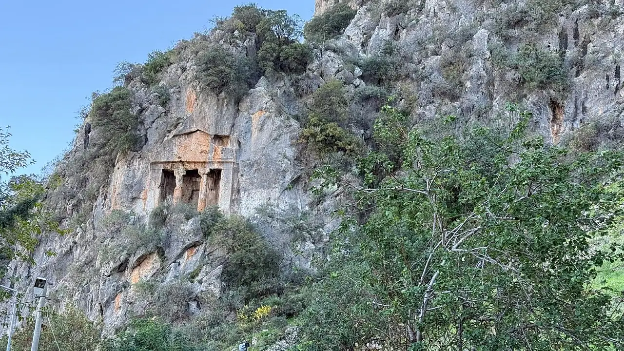 Fethiye'de Amintas Kaya Mezarları'nda kış sessizliği