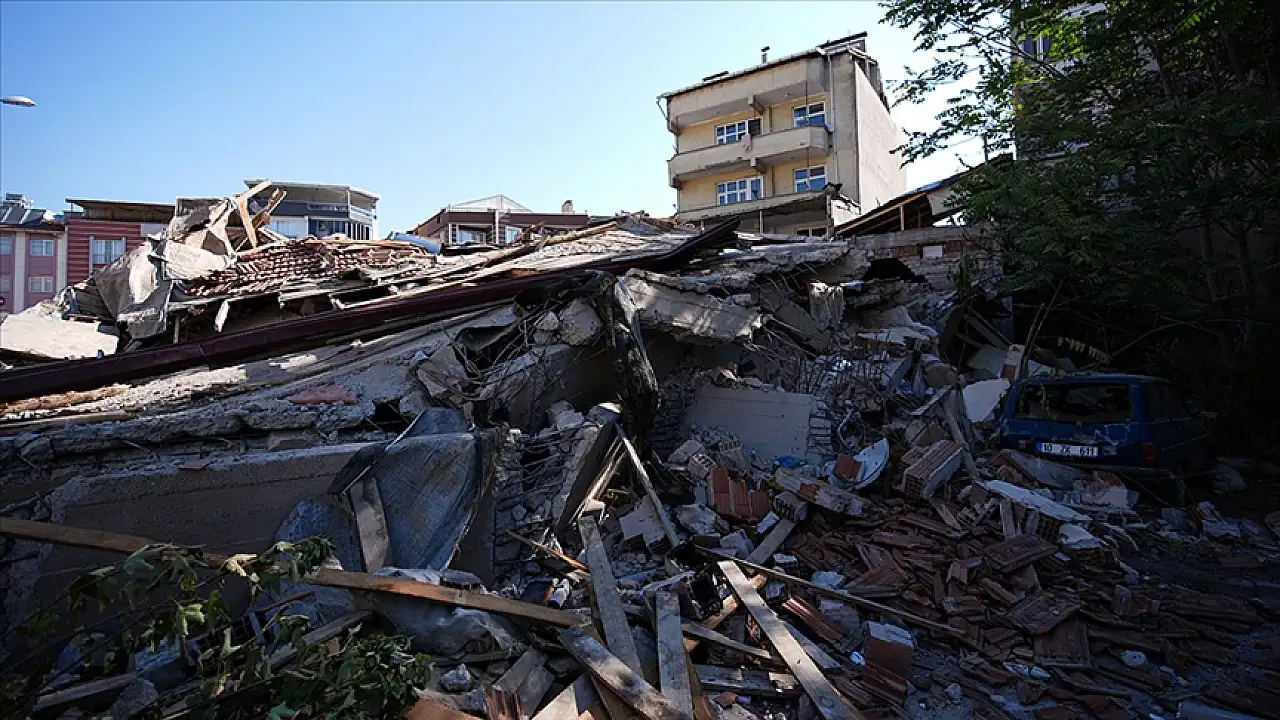 Sındırgı'da depremler neden peş peşe oluyor? Sözbilir'den dikkat çeken deprem analizi