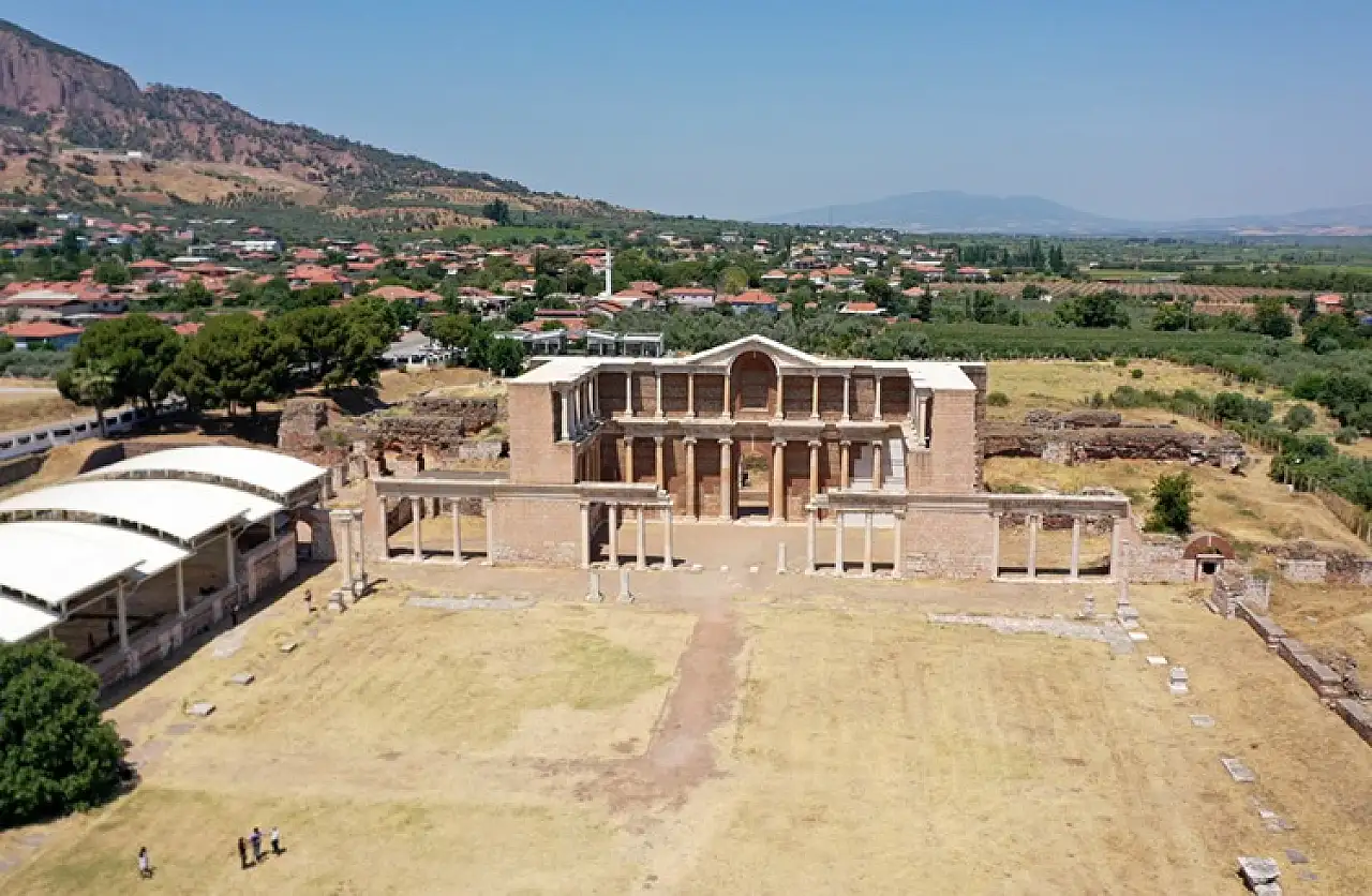 Manisa'da, Sardes Antik Kenti ve Lidya Tümülüsleri'nin UNESCO'ya alınması sevinci