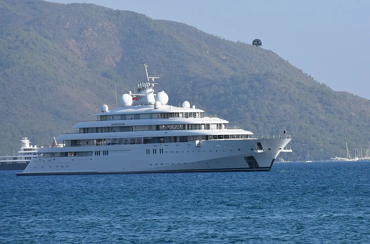 Mega yat 'Golden Odyssey' Marmaris'te demirledi