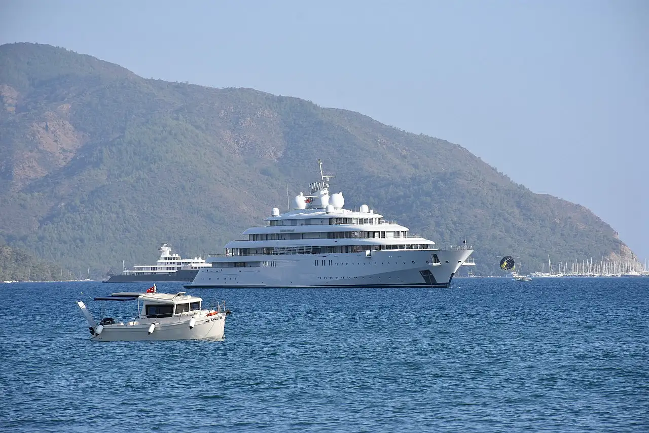 Mega yat 'Golden Odyssey' Marmaris'te demirledi