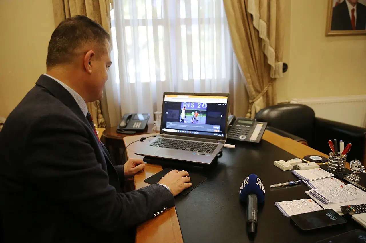 Muğla Valisi İdris Akbıyık, AA'nın 'Yılın Kareleri' oylamasına katıldı