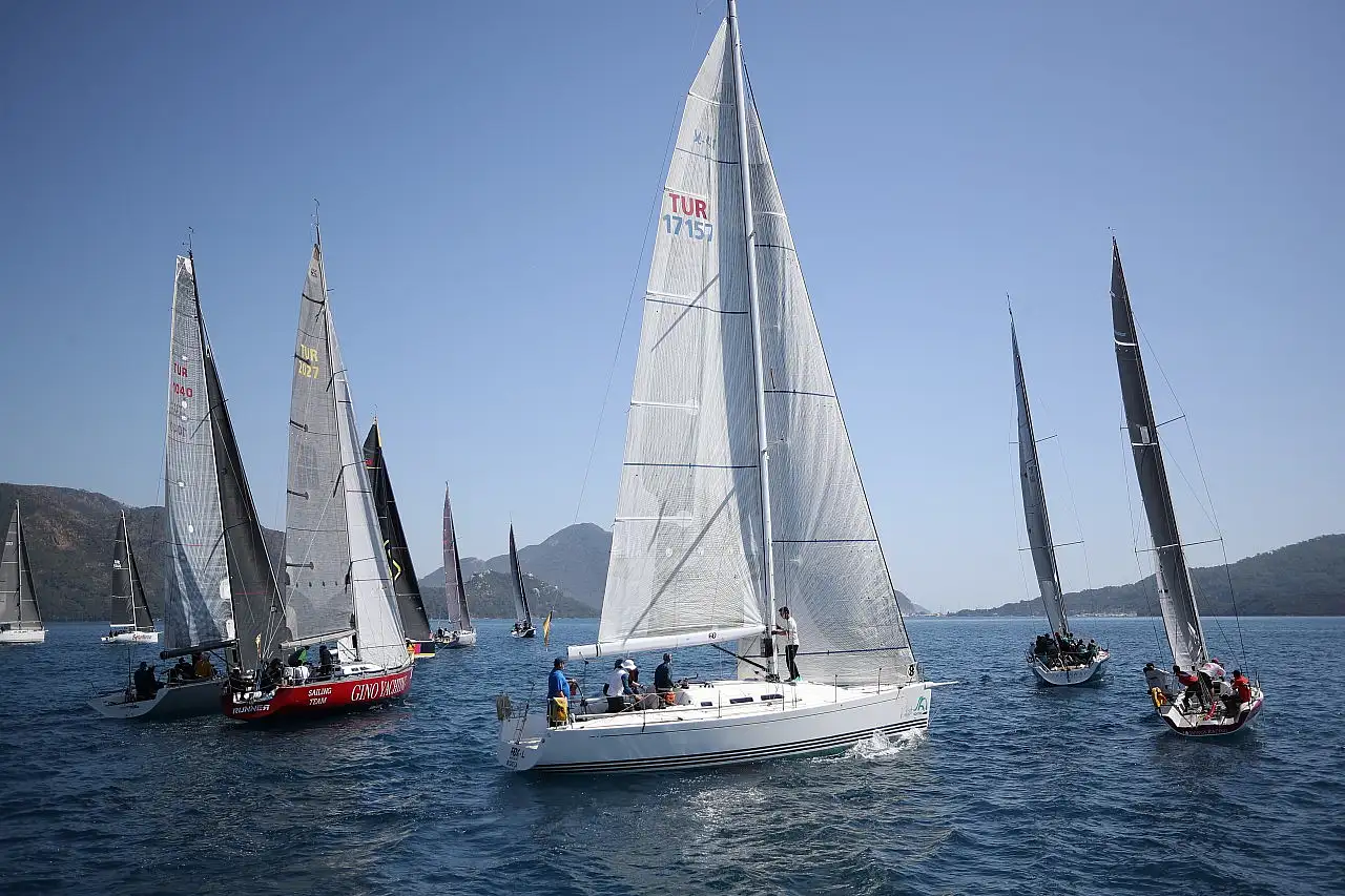 Marmaris'te yat yarışları heyecanı, kış trofesi 4. ayağı tamamlandı
