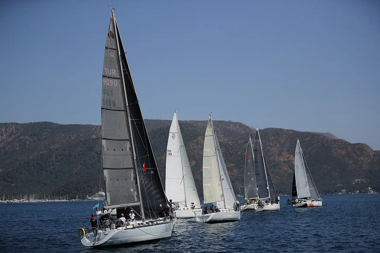 Marmaris'te yat yarışları heyecanı, kış trofesi 4. ayağı tamamlandı