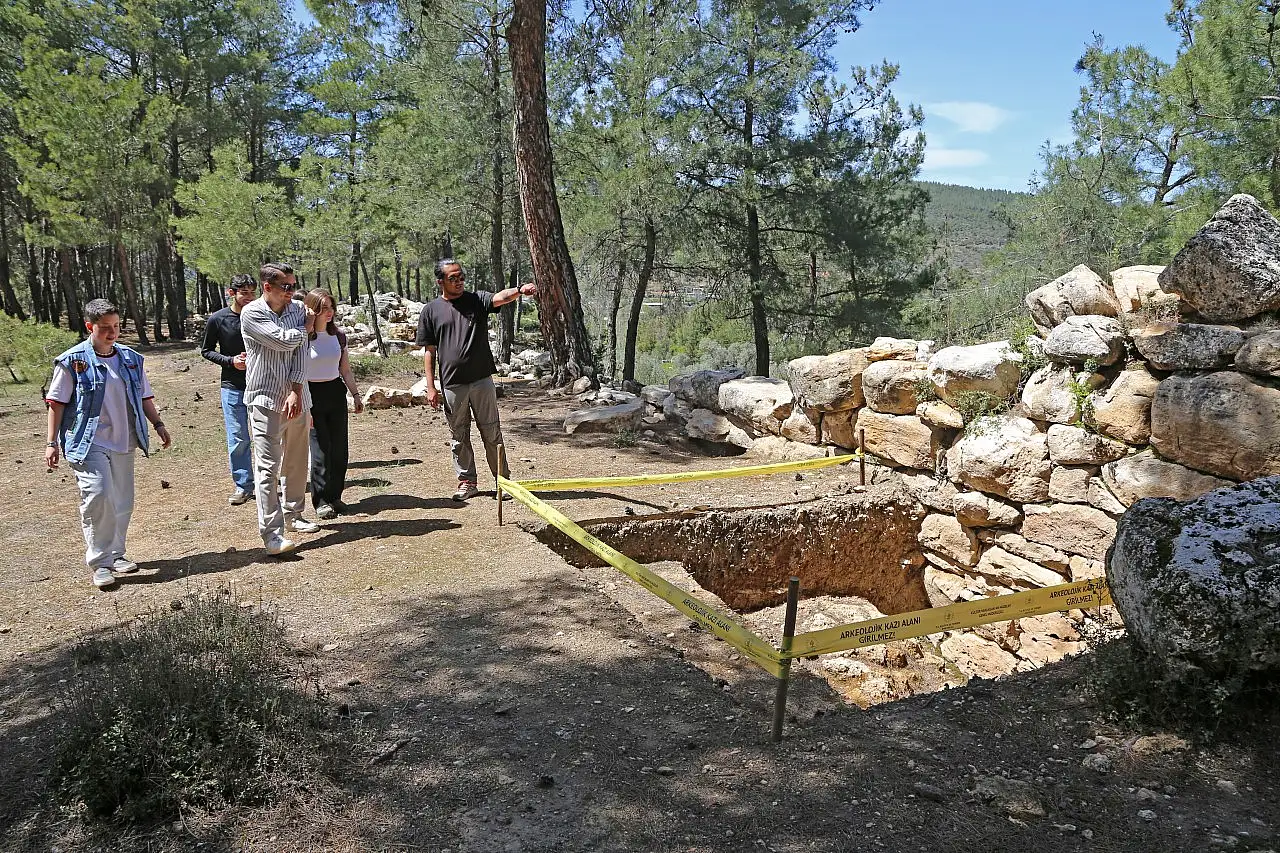Hyllarima Antik Kenti'ndeki surlar kazılarla gün yüzüne çıkarılacak