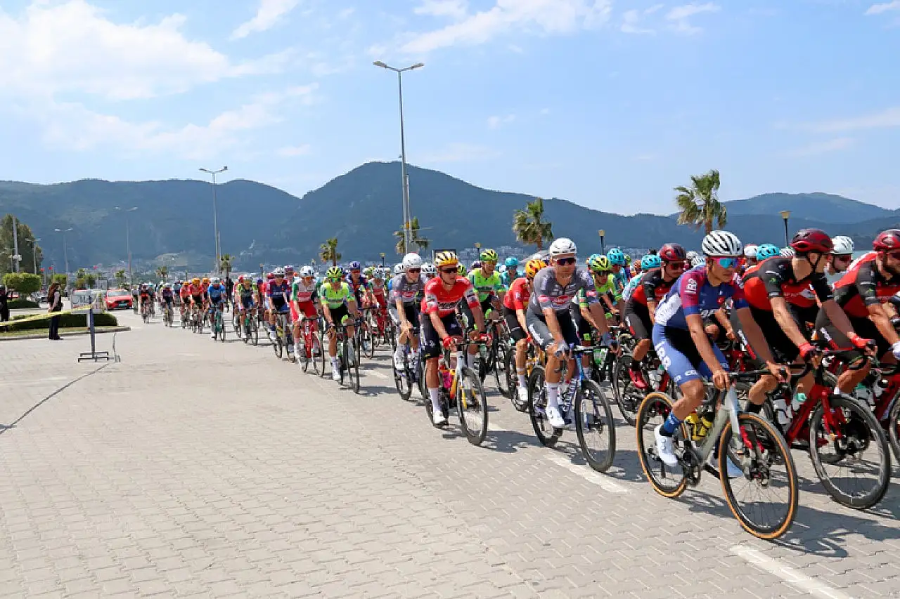 60. Cumhurbaşkanlığı Türkiye Bisiklet Turu'nda 3. etabın galibi Lev Gonov oldu