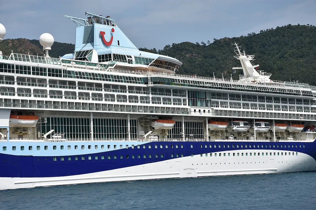 Yolcu gemisi 'Marella Discovery 2' ile Marmaris'e 1798 turist geldi