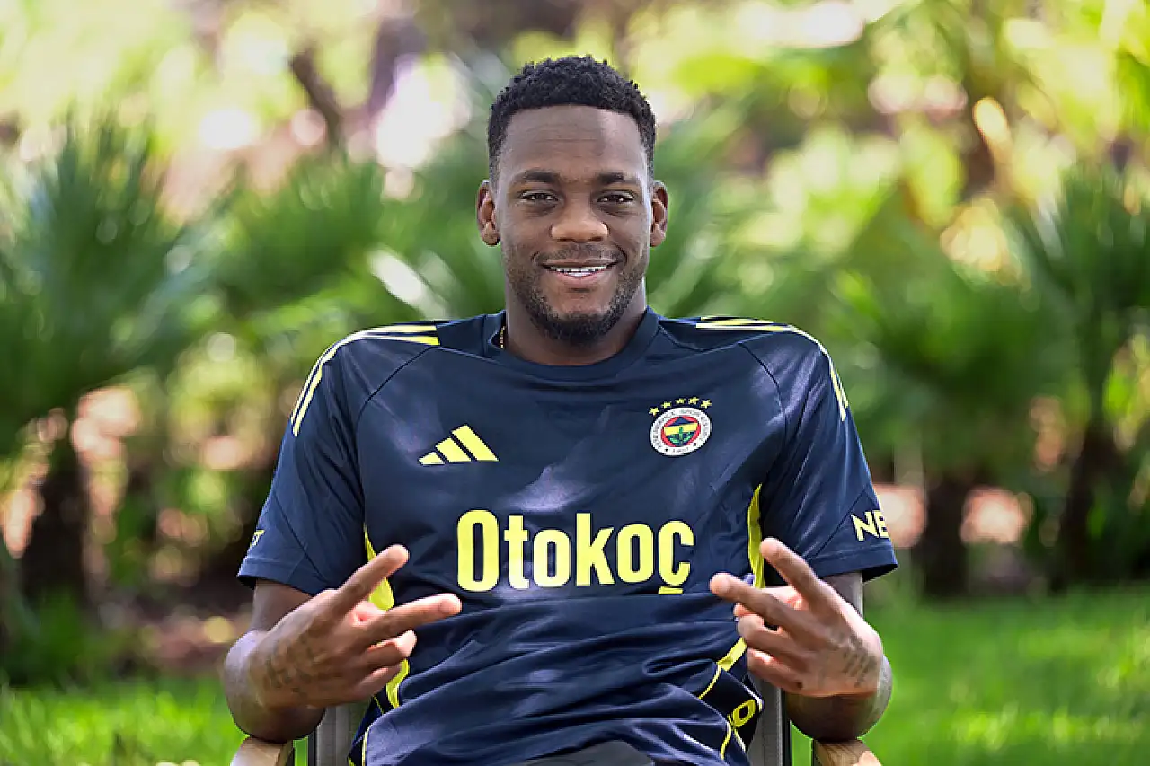 Fenerbahçe'nin yeni transferi Jhon Duran Türkiye'deki ilk röportajını AA'ya verdi