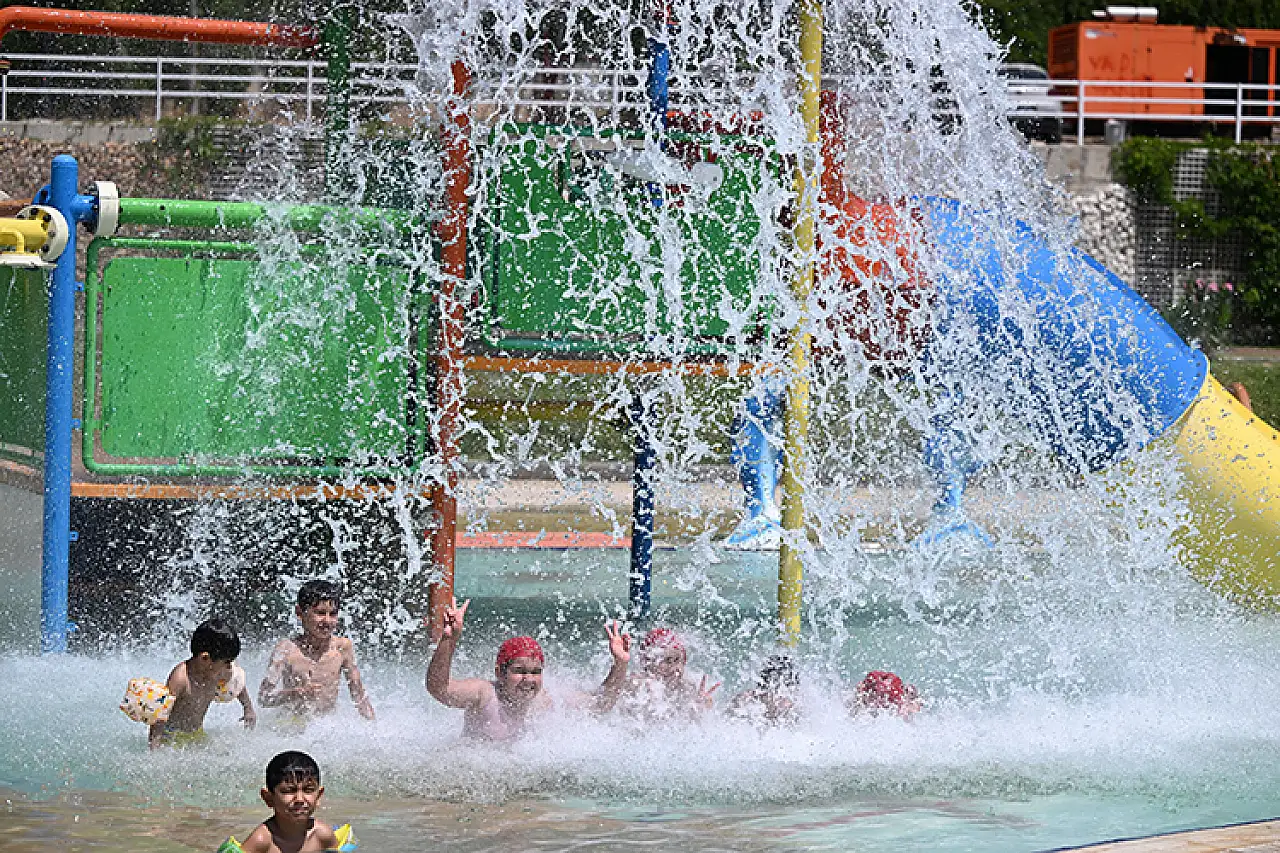 Birçok ilde hava sıcaklığı 40 dereceyi aştı