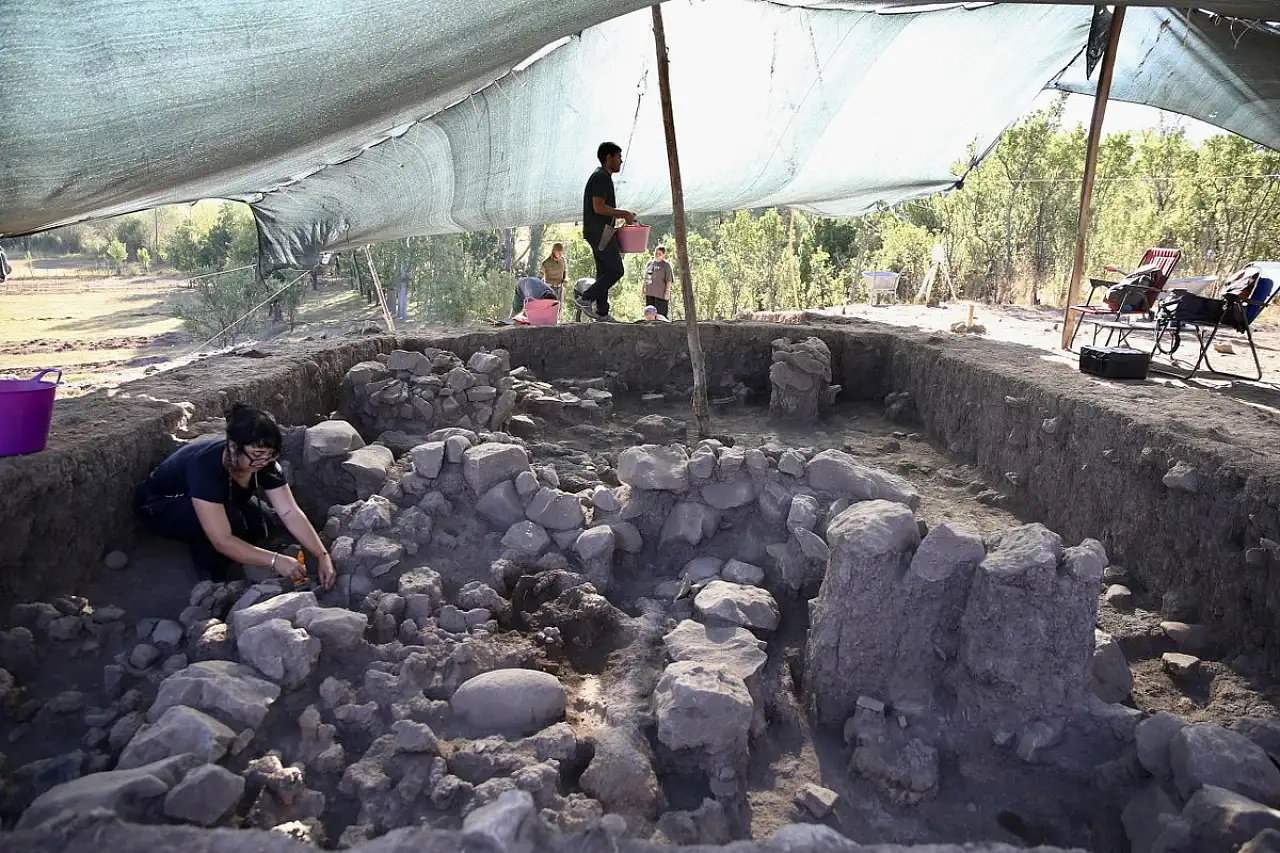 Çaltılar Höyük'teki kazı çalışması, 5300 yıl öncesi yaşama ışık tutuyor