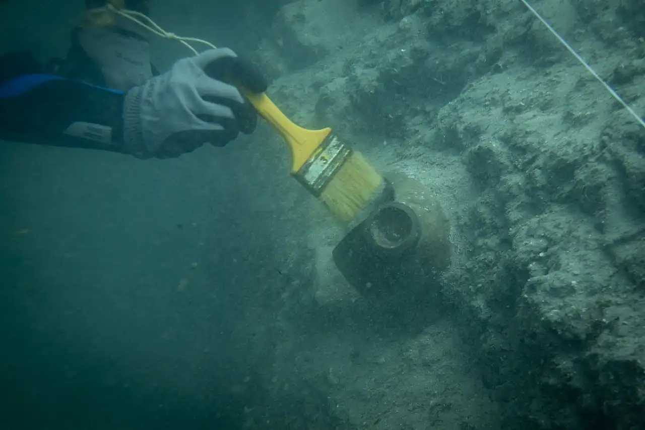 Dalgıç arkeologlar, su altında 7 bin yıllık limanda yeni keşifler için çalışıyor