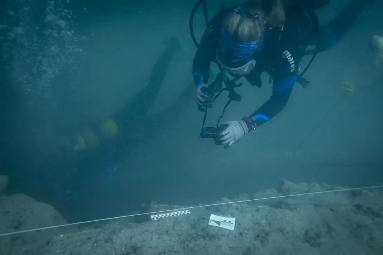 Dalgıç arkeologlar, su altında 7 bin yıllık limanda yeni keşifler için çalışıyor