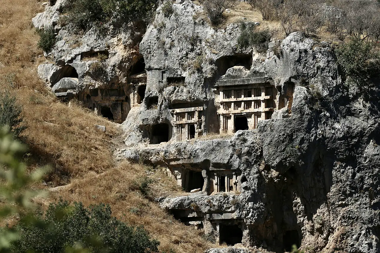 Tlos Antik Kenti'nde stadyum ile çevresindeki dükkanlar restore ediliyor