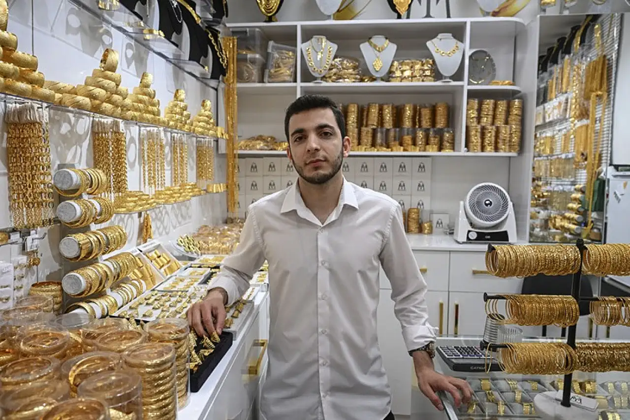 İmitasyon takılar düğünlerde kadınların yeni gözdesi oldu