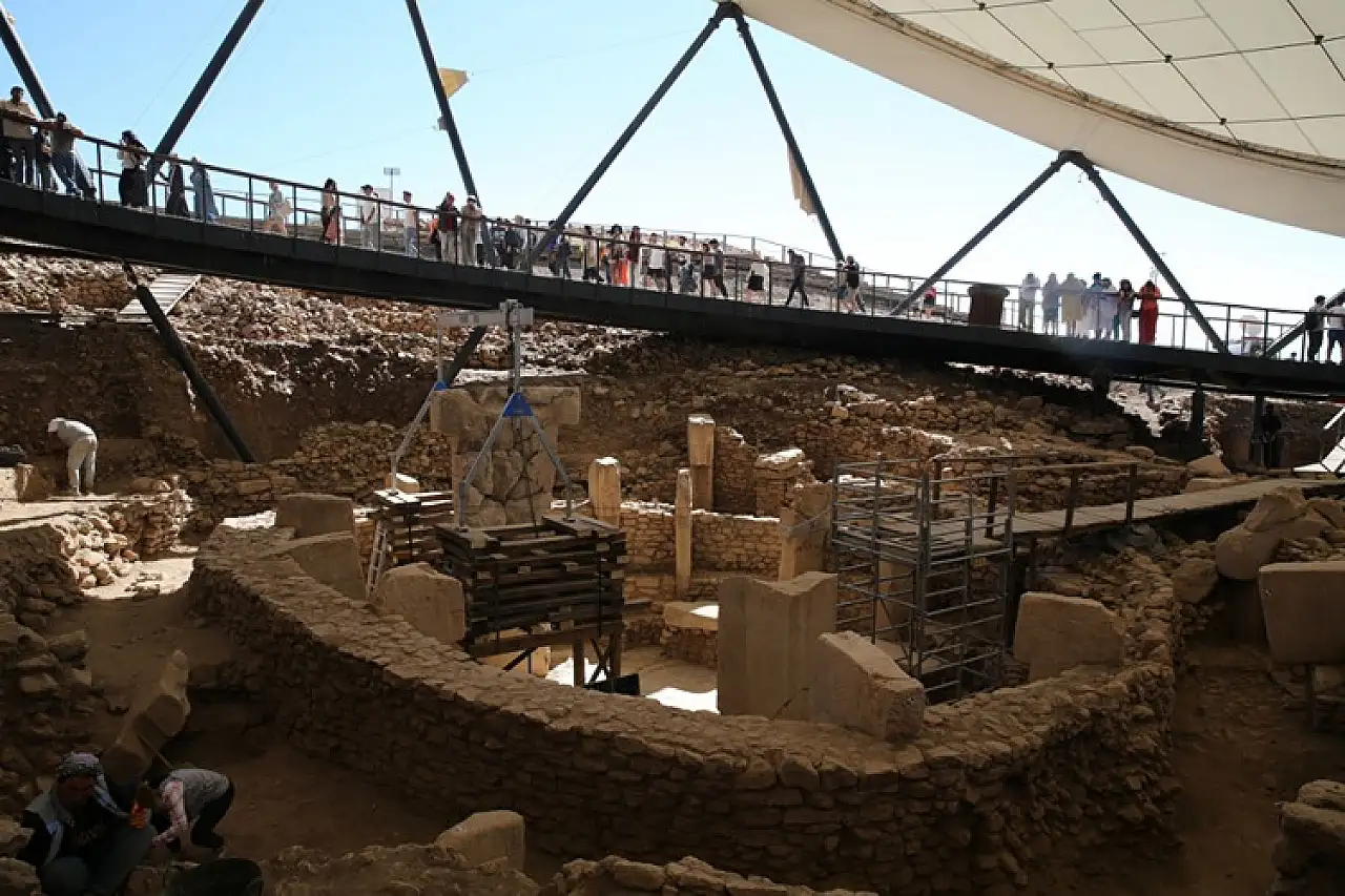 Göbeklitepe'de bulunan insan heykeli Neolitik Dönem algılarını yeniden şekillendiriyor