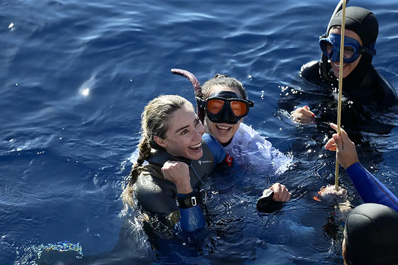 Şahika Ercümen, değişken ağırlık paletsiz dalışta dünya rekorunu geliştirdi