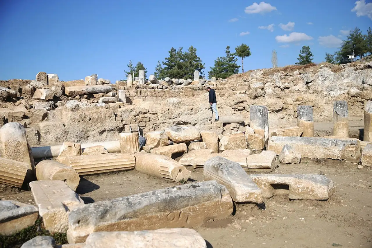 Hyllarima Antik Kenti'nde agoradaki dükkanlar gün yüzüne çıkarıldı