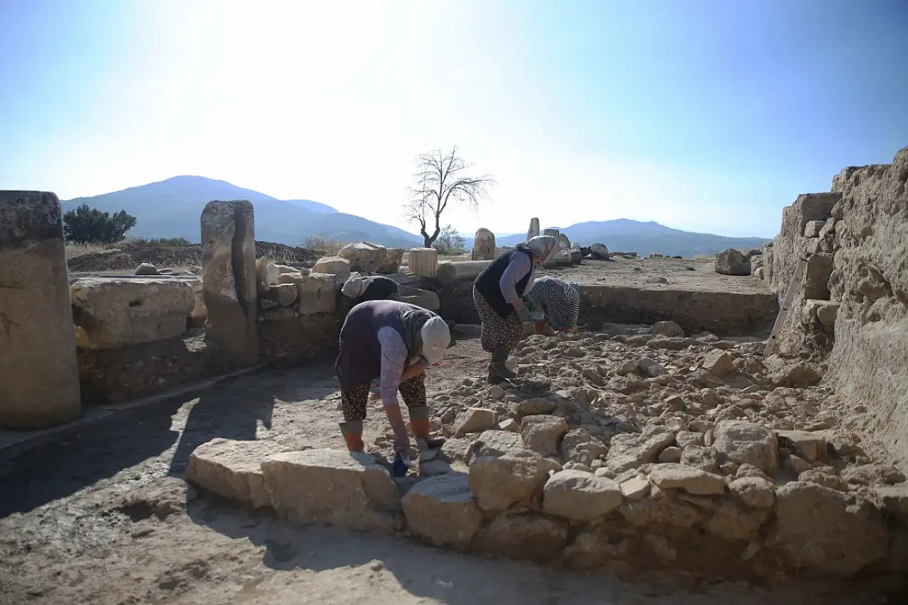 Hyllarima Antik Kenti'nde agoradaki dükkanlar gün yüzüne çıkarıldı