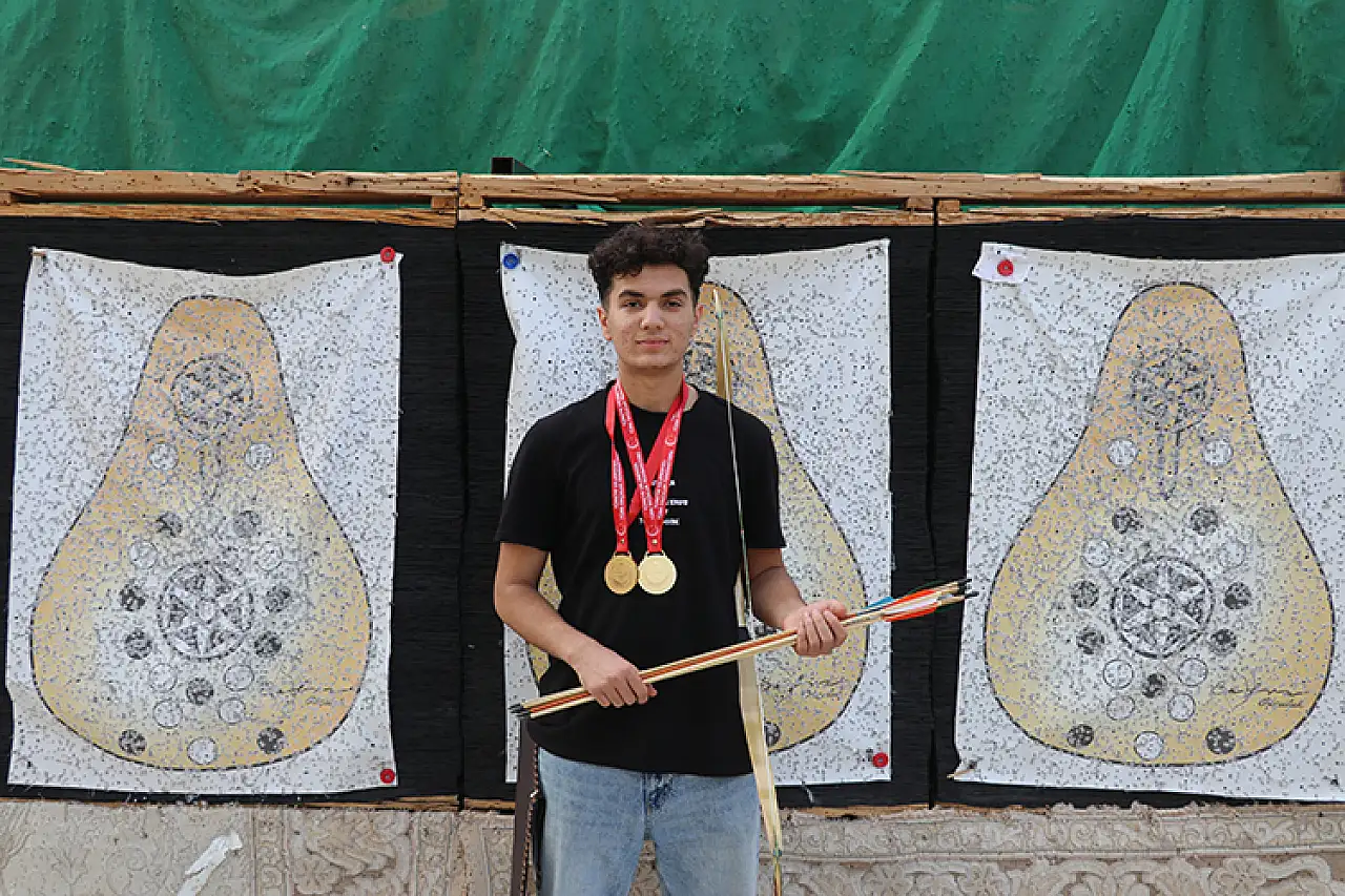 Dizilerden görüp merak saldığı okçulukta Türkiye rekoru kırdı