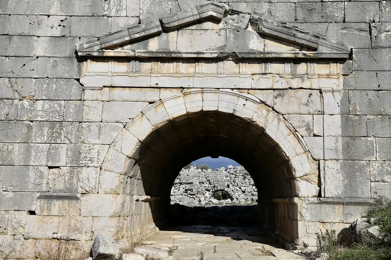 Letoon Kutsal Alanı'ndaki kazılar 'Geleceğe Miras Projesi'yle hızlanacak