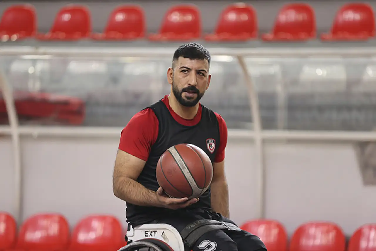 Mayına basması sonucu sol ayağını kaybetti, basketbolla yeniden ayağa kalktı