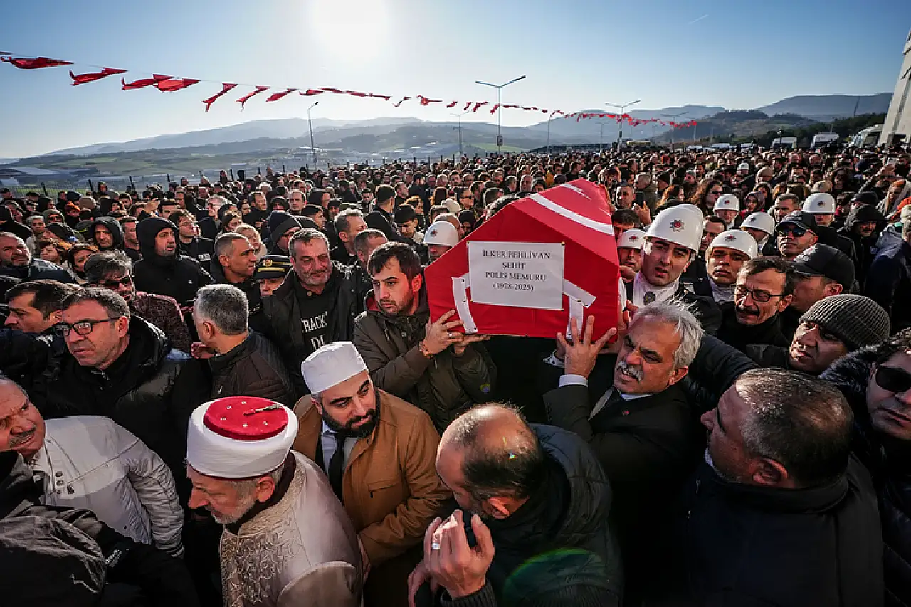 Şehitlerimizi uğurluyoruz