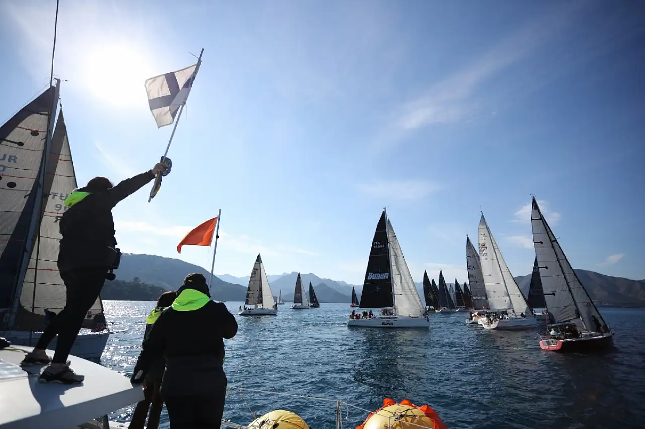 Marmaris MIYC Kış Trofesi Yat Yarışları'nın 1. ayağı tamamlandı
