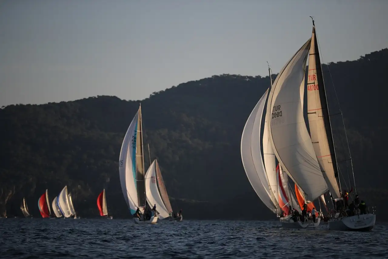 Marmaris MIYC Kış Trofesi Yat Yarışları'nın 1. ayağı tamamlandı