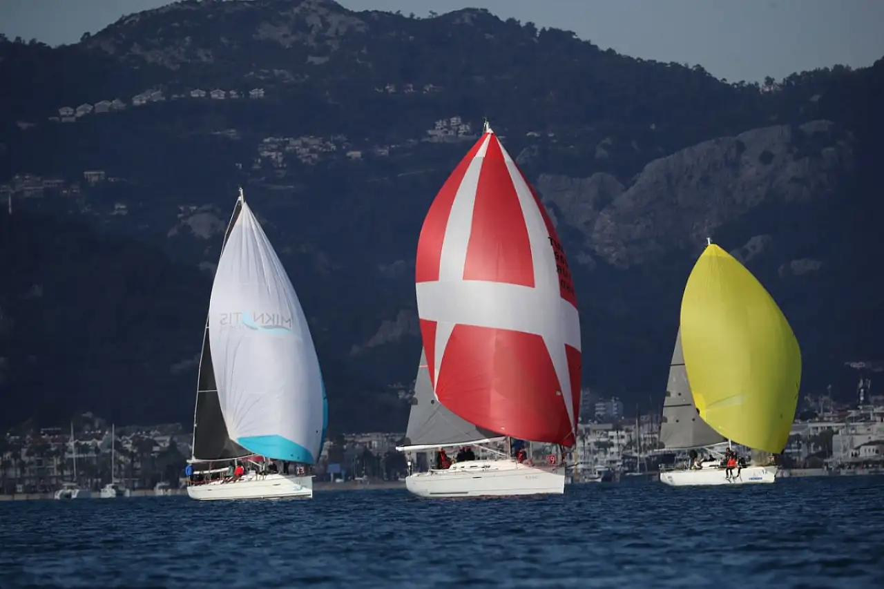 Marmaris MIYC Kış Trofesi Yat Yarışları'nın 1. ayağı tamamlandı
