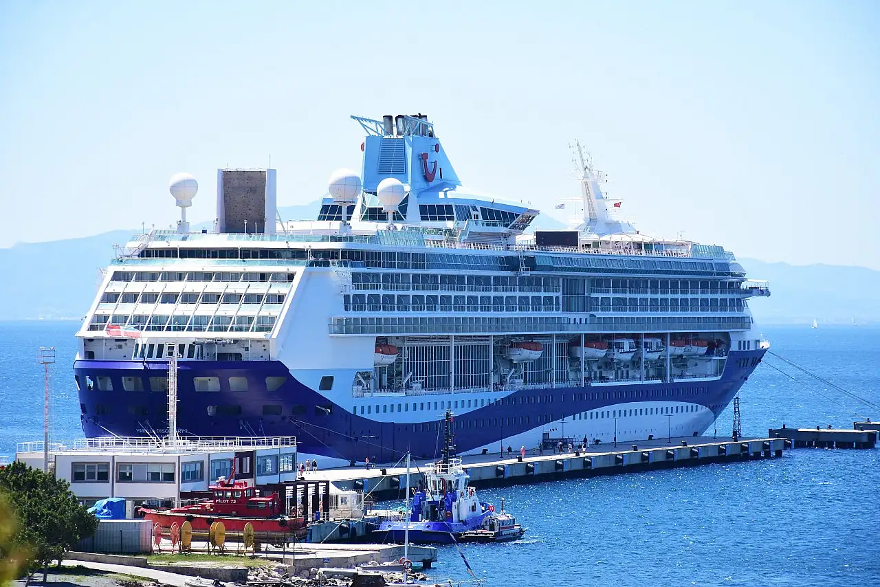 Bodrum'a 'Marella Discovery 2' kruvaziyeri 1874 yolcu getirdi
