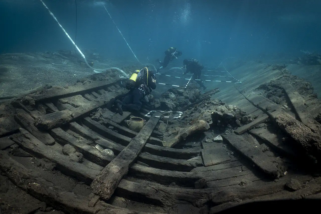Datça açıklarındaki Osmanlı batığından 'bir müzeyi dolduracak kadar eser' çıktı