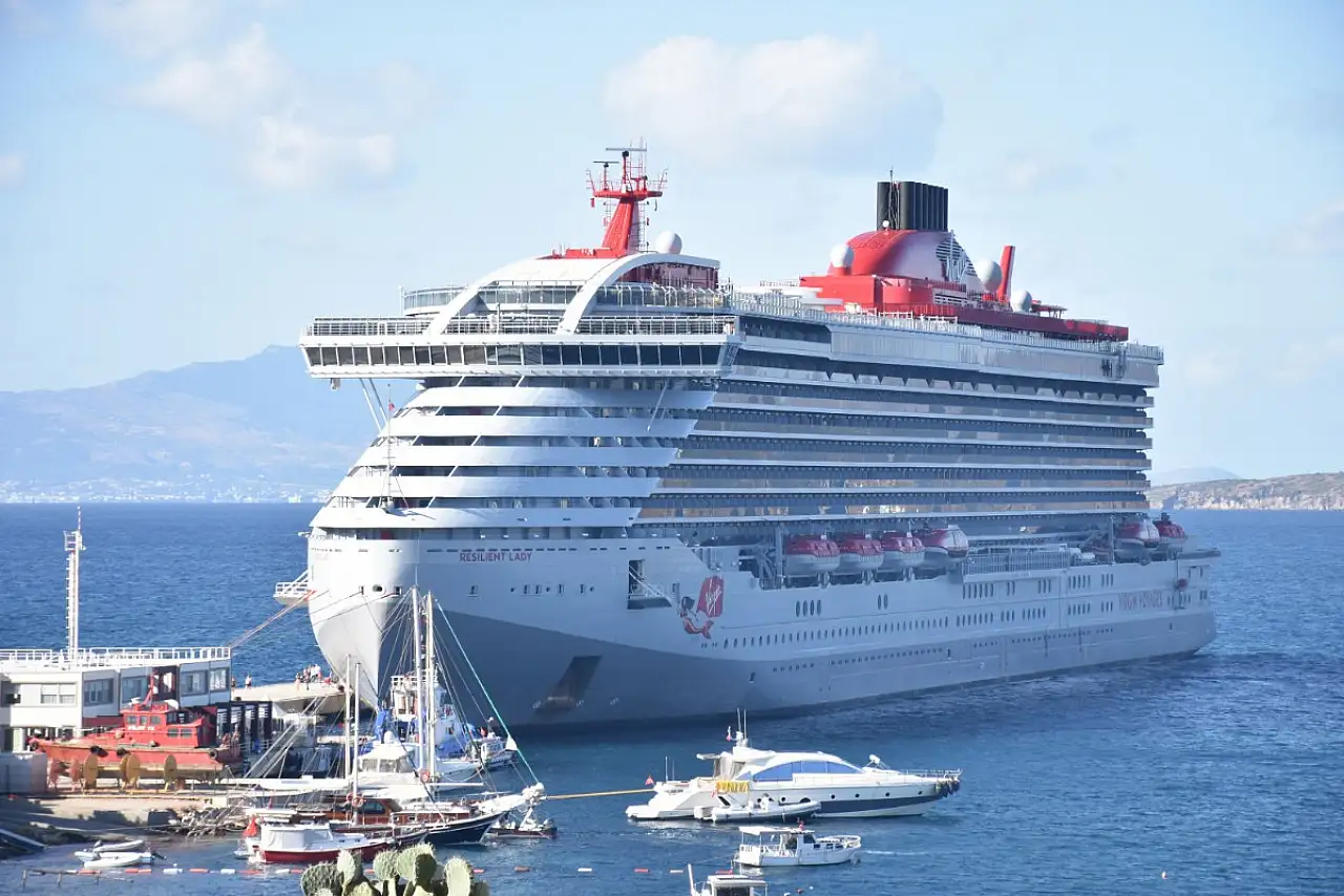 Bodrum'a 'Resilient Lady' kruvaziyeriyle 2 bin 612 yolcu geldi